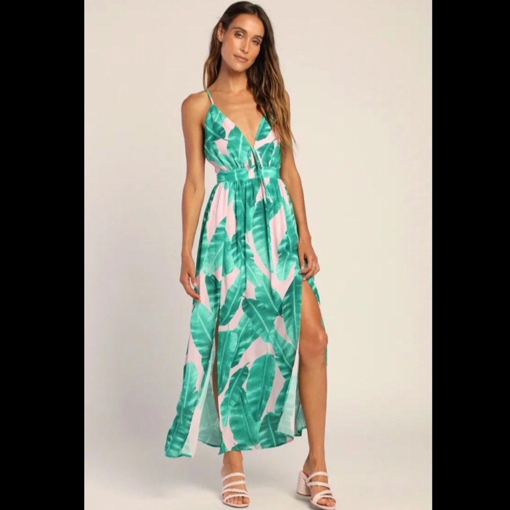 NWT Lulu’s spaghetti strap maxi dress